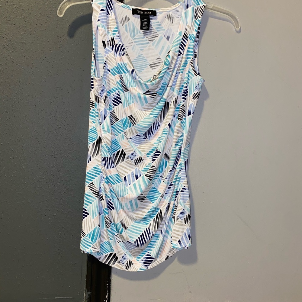 woman’s size XXS white house black market top